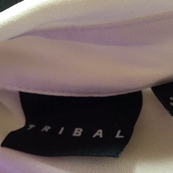 NWT Tribal Ruffle Front Top - Picture 4 of 6